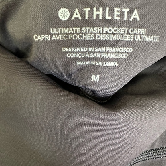 NWT Athleta Ultimate Stash Pocket Capri in Black - Picture 2 of 4